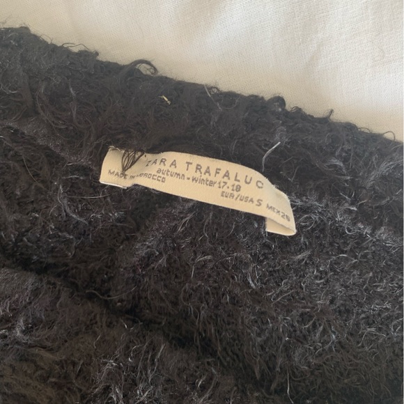 Fuzzy pullover - Picture 3 of 4